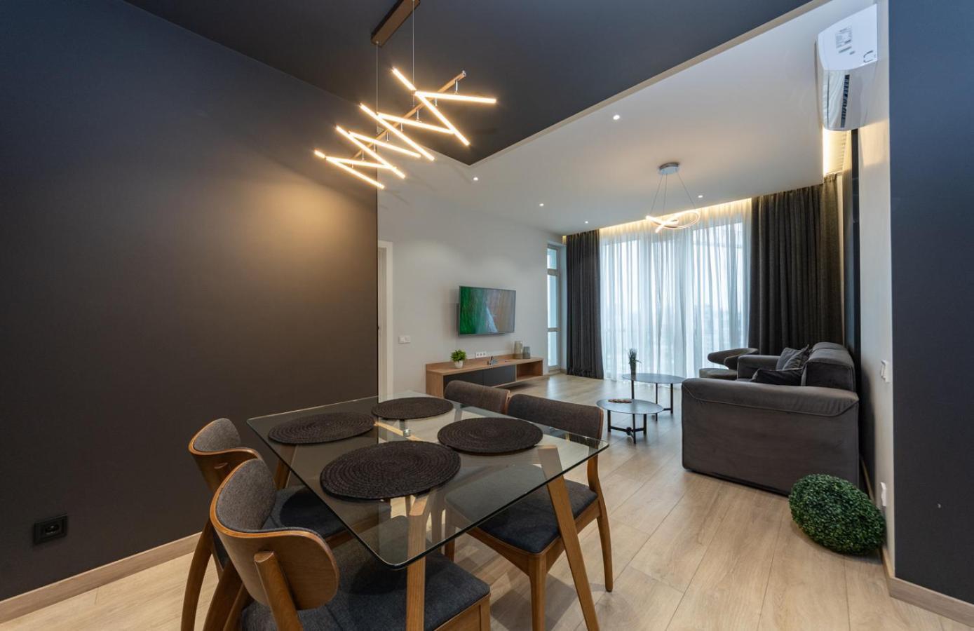 Royal Tower Residence Big Vip Apartment In Center Floor 27 基輔 外观 照片