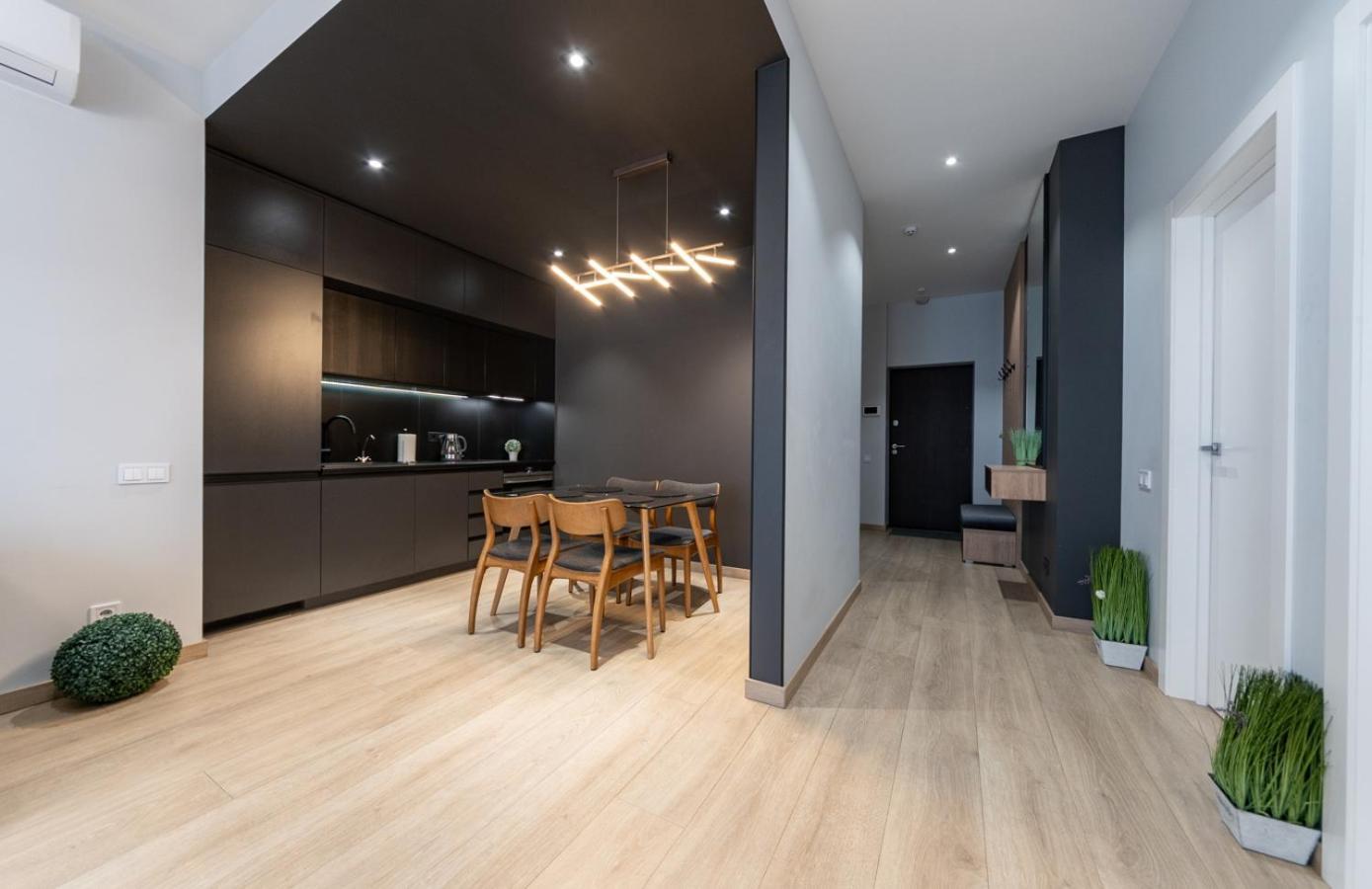 Royal Tower Residence Big Vip Apartment In Center Floor 27 基輔 外观 照片