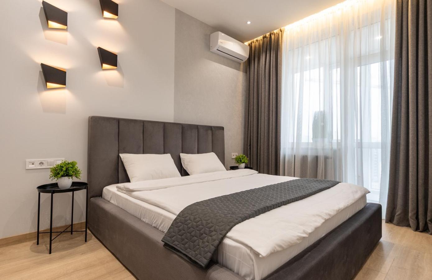 Royal Tower Residence Big Vip Apartment In Center Floor 27 基輔 外观 照片