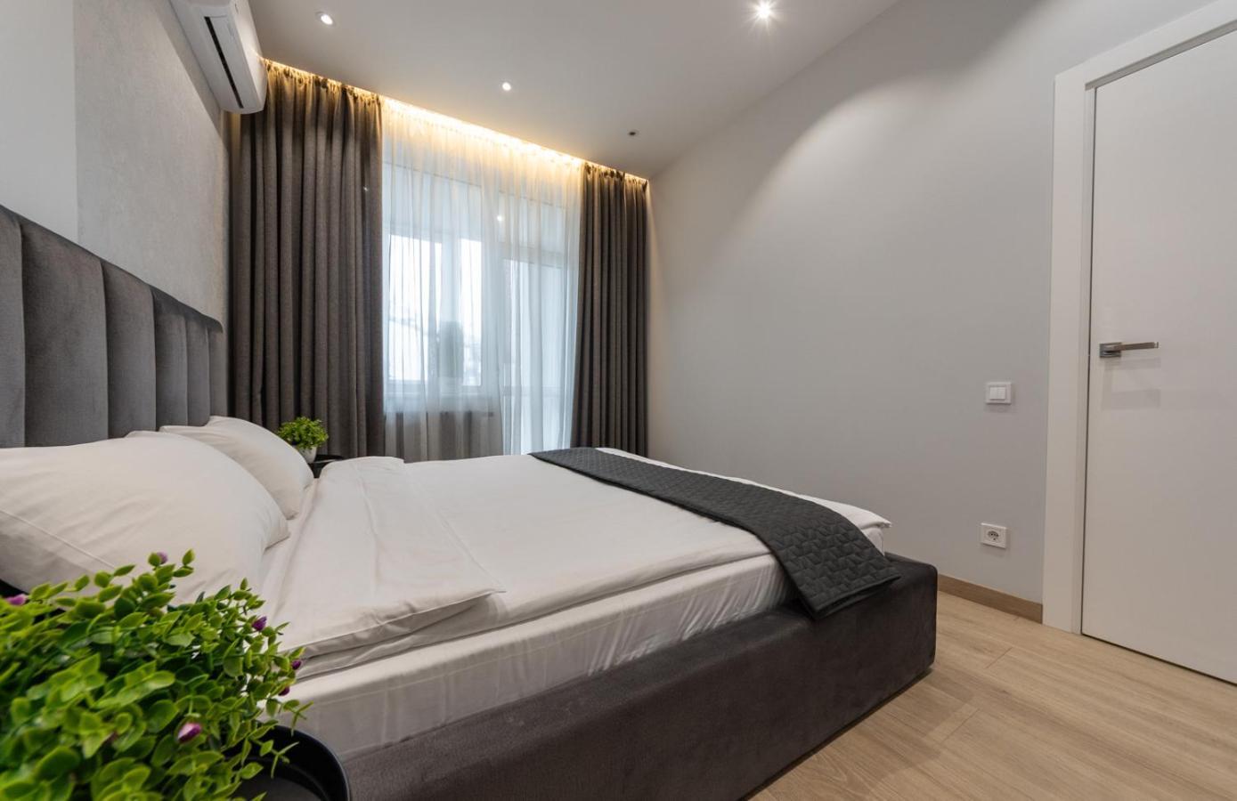 Royal Tower Residence Big Vip Apartment In Center Floor 27 基輔 外观 照片