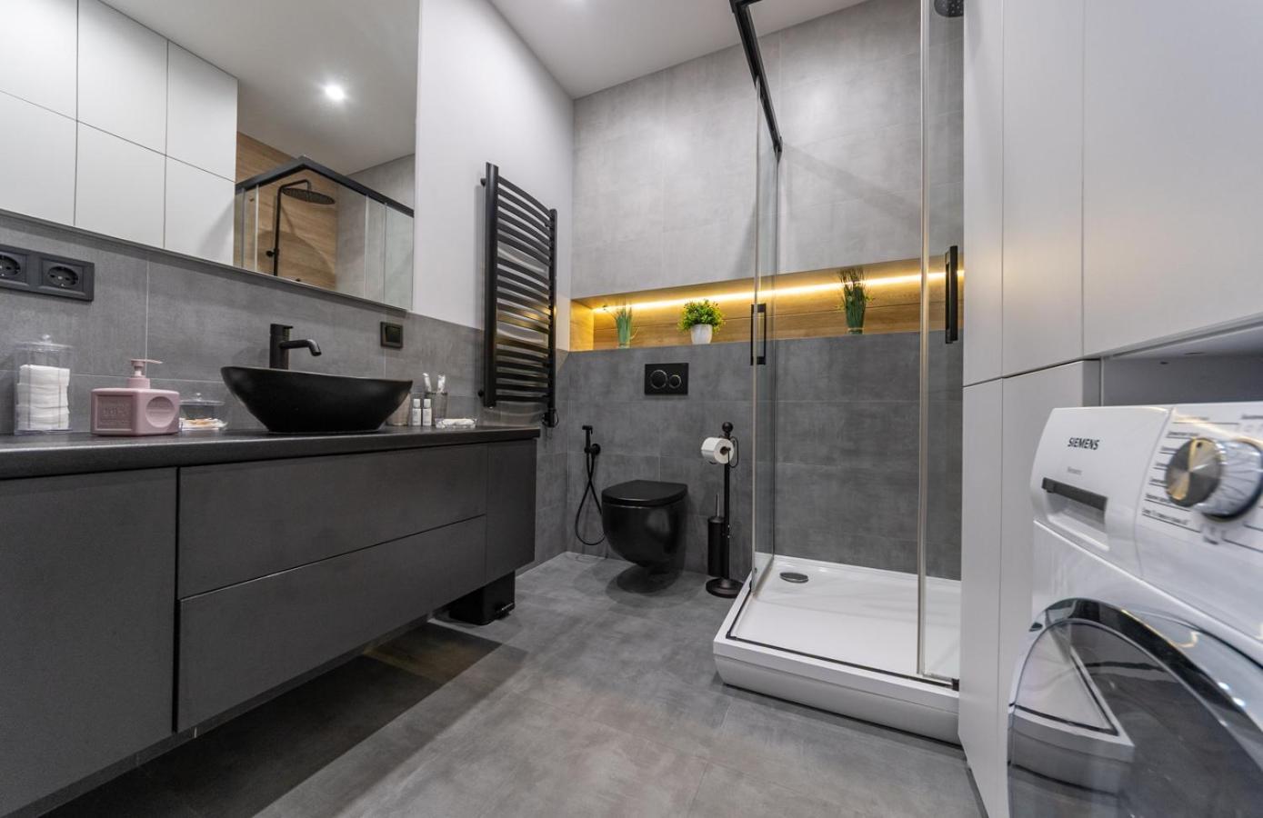 Royal Tower Residence Big Vip Apartment In Center Floor 27 基輔 外观 照片
