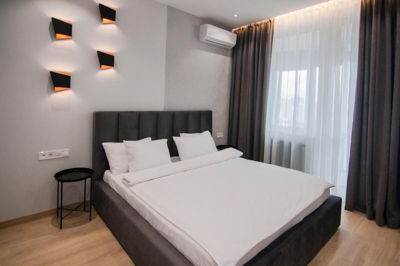 Royal Tower Residence Big Vip Apartment In Center Floor 27 基輔 外观 照片